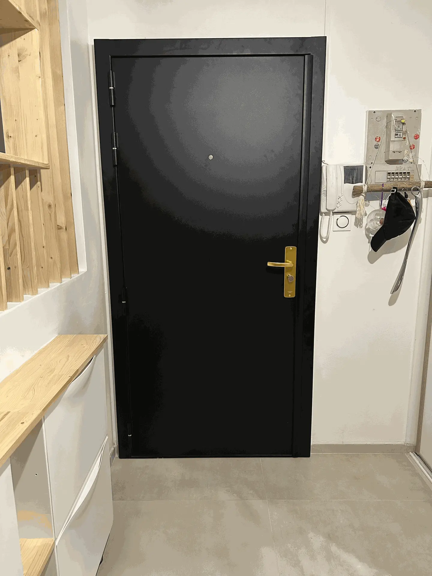 Porte blindée aluminum Atelier allure édifice fabrication aluminium atelier Lyon fabricant menuiseries aluminum fenêtres portes portails clôtures pergolas carports aluminier professionnel