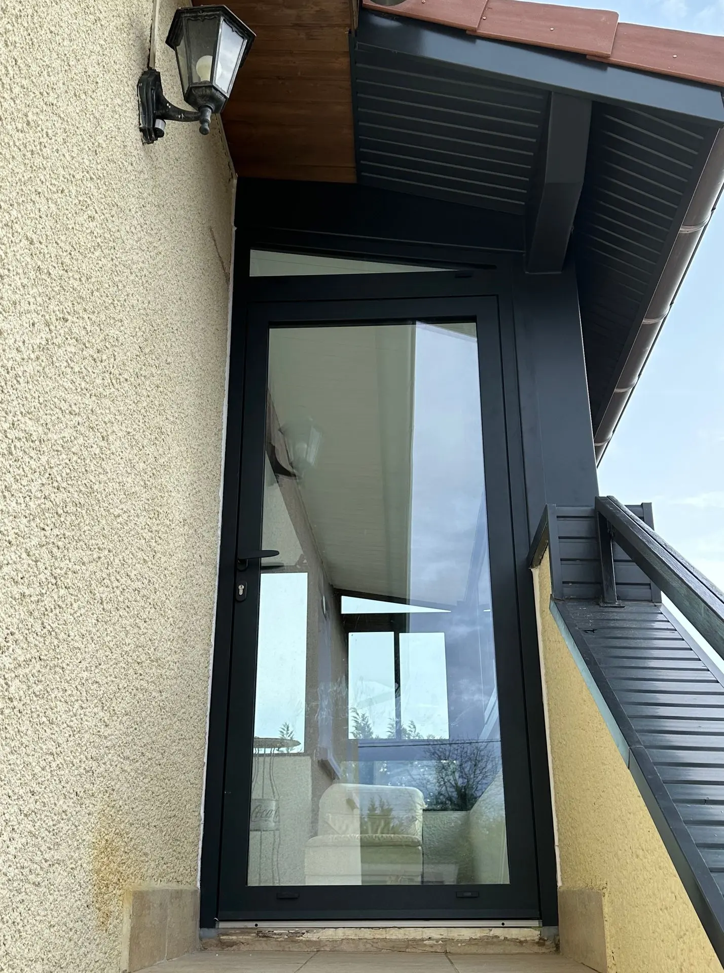 Atelier allure édifice fabrication aluminium atelier Lyon fabricant menuiseries aluminum fenêtres portes portails clôtures pergolas carports aluminier professionnel